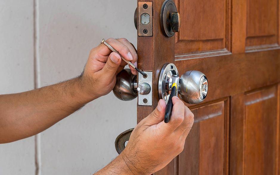 ouvrir porte blindée Louvres